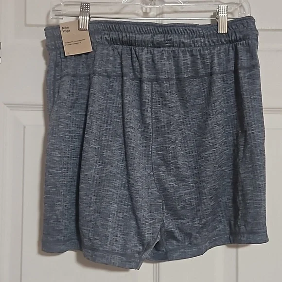 Nike Men's Dri-FIT Yoga 5" Unlined Shorts: GRAY: NEW WITH TAGS: SIZE S